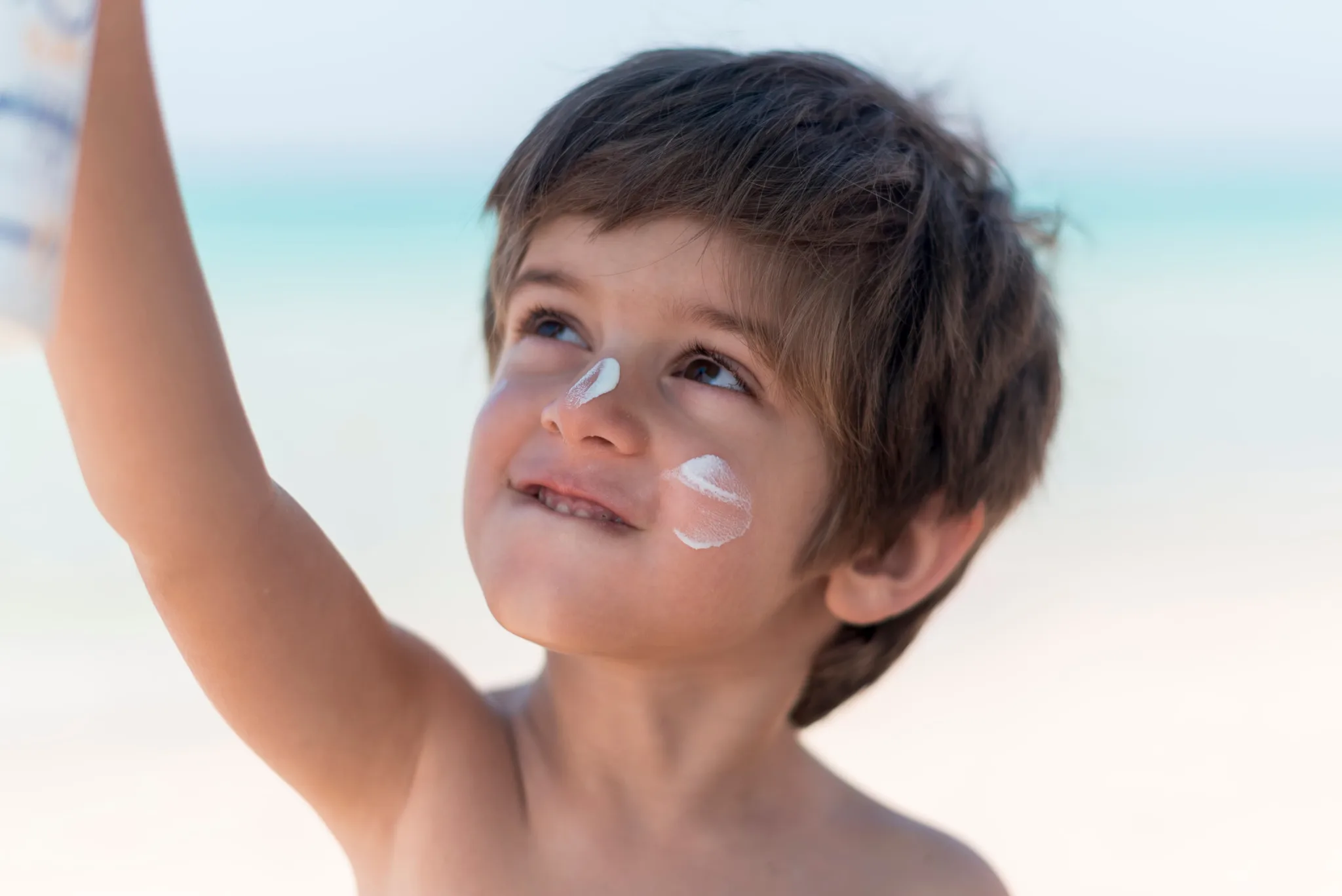 proteger a los niños de sol en verano